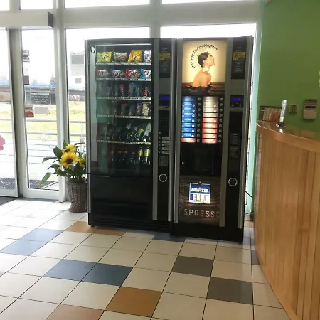 Relax & Tenis Club Vendégház Lipótszentmiklós